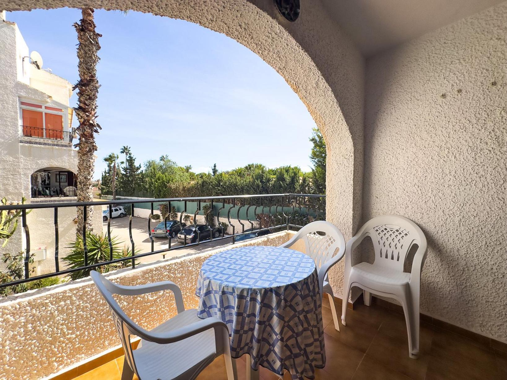 Residential With Pool, 500 Meters To The Beach أوريويلا المظهر الخارجي الصورة